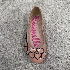 Betsey Johnson Nude Pink Patent Heart-Embellished Flat 9-1/2 RIGHT ONLY